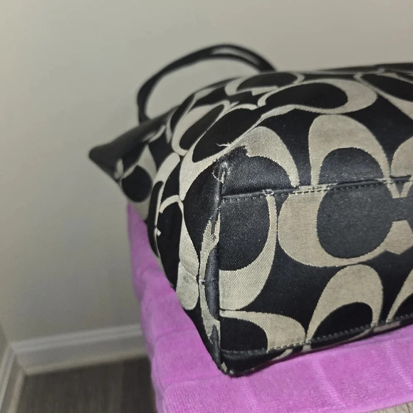 Coach Signature Tote Purse - Picture 10 of 16